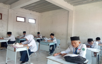 Hari Pertama Asesmen Madrasah di MTs Ma’arif Al Hamid Berjalan Lancar