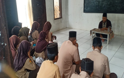 ROHIS: MTs Ma’arif Al Hamid Ajak Siswa Manfaatkan Waktu Sebelum Terlambat